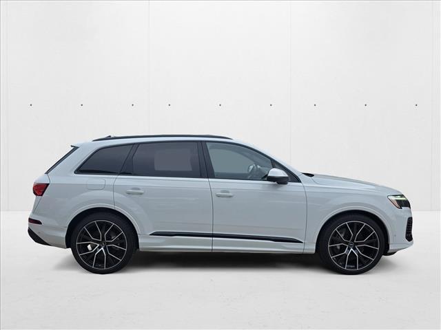 new 2025 Audi Q7 car, priced at $70,141