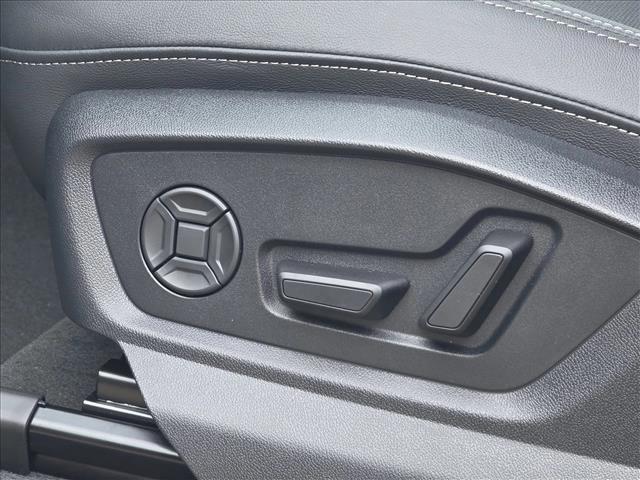 new 2025 Audi Q7 car, priced at $70,141