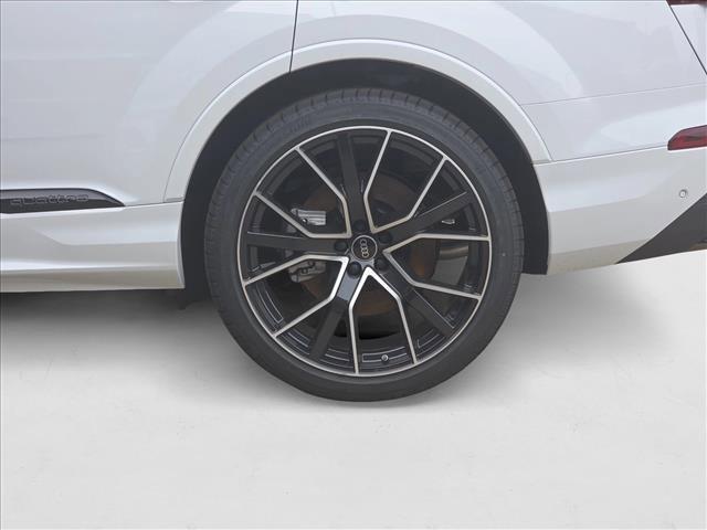new 2025 Audi Q7 car, priced at $70,141