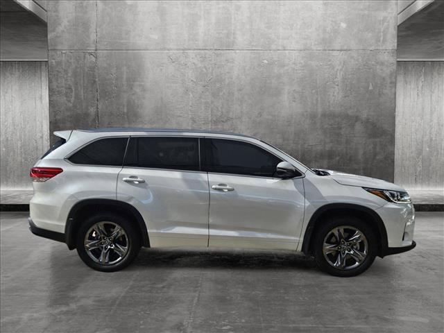 used 2017 Toyota Highlander car, priced at $27,498