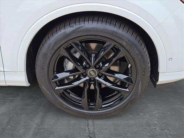 new 2025 Audi Q7 car, priced at $66,803