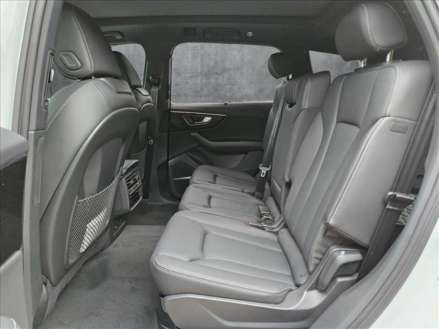 new 2025 Audi Q7 car, priced at $66,803