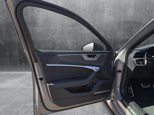 new 2025 Audi RS 6 Avant car, priced at $145,620