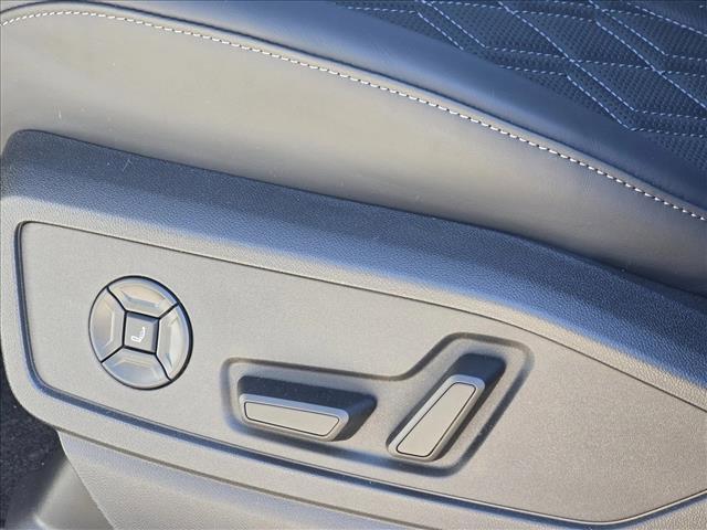 new 2025 Audi SQ5 car, priced at $77,605