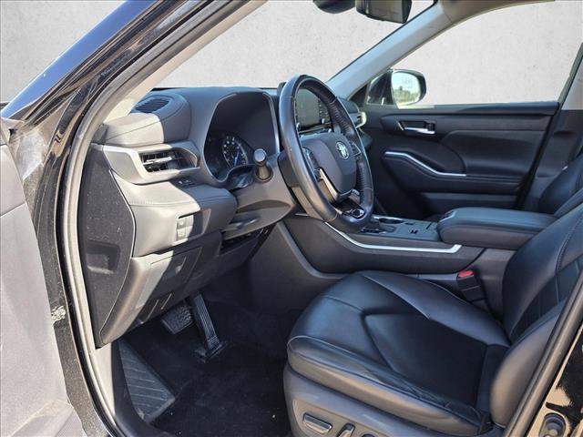 used 2020 Toyota Highlander Hybrid car, priced at $26,997