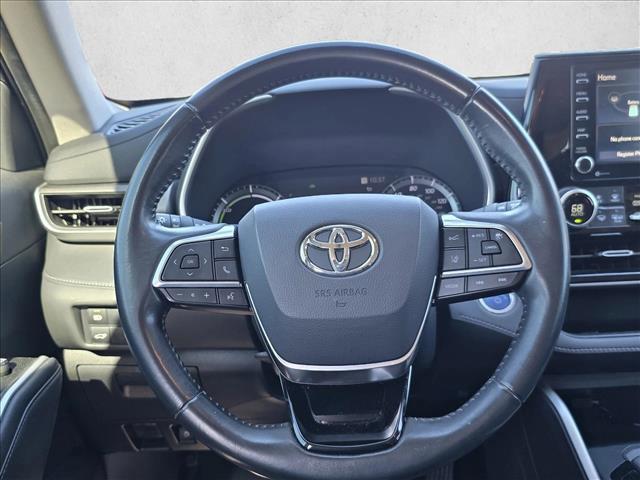 used 2020 Toyota Highlander Hybrid car, priced at $26,997