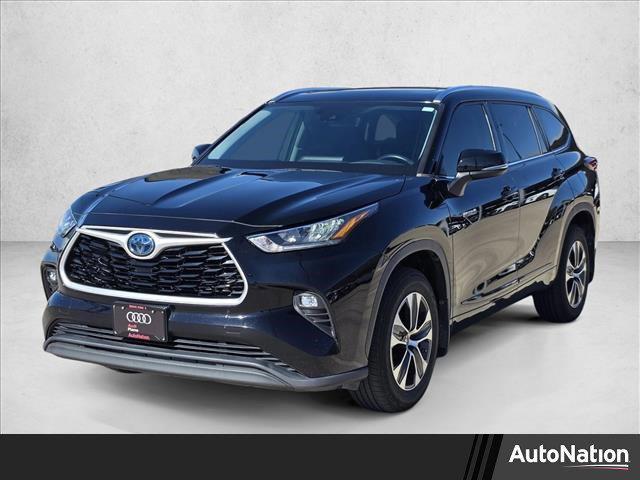 used 2020 Toyota Highlander Hybrid car, priced at $26,997
