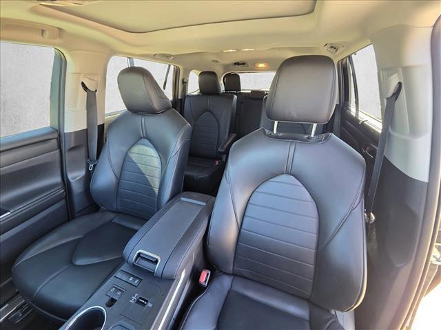 used 2020 Toyota Highlander Hybrid car, priced at $26,997