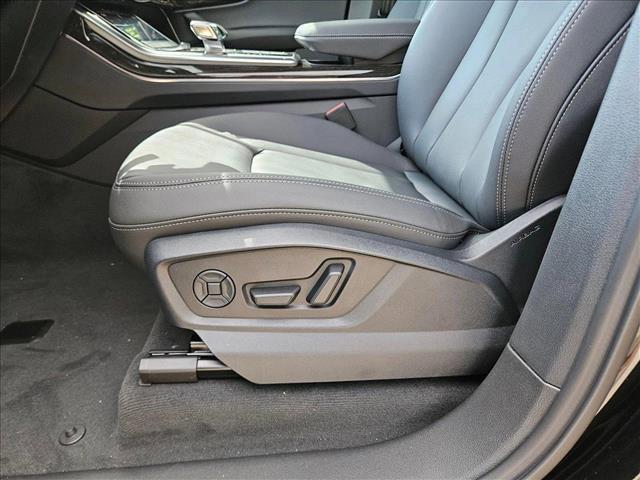 new 2025 Audi Q7 car, priced at $62,701
