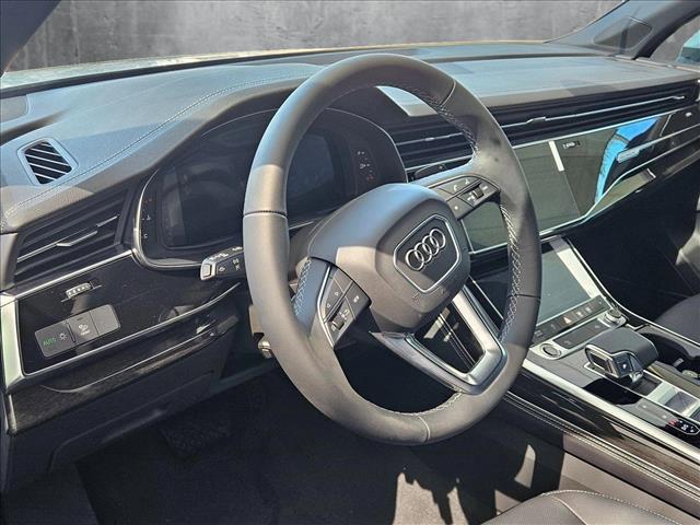 new 2025 Audi Q7 car, priced at $72,052