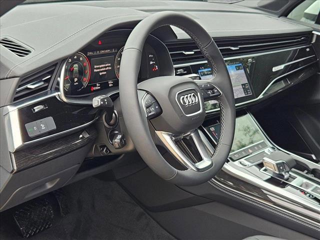 new 2025 Audi Q7 car, priced at $72,137
