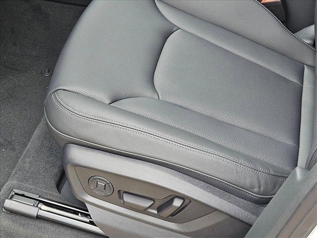 new 2025 Audi Q7 car, priced at $72,137