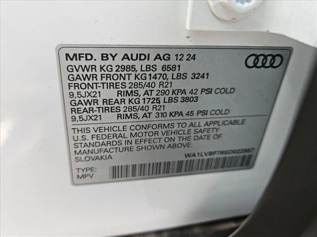 new 2025 Audi Q7 car, priced at $72,052