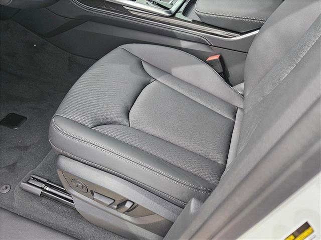 new 2025 Audi Q7 car, priced at $72,052