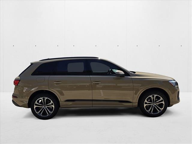 new 2025 Audi Q7 car, priced at $62,701