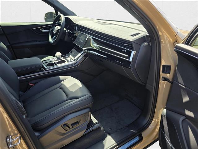 new 2025 Audi Q7 car, priced at $62,701