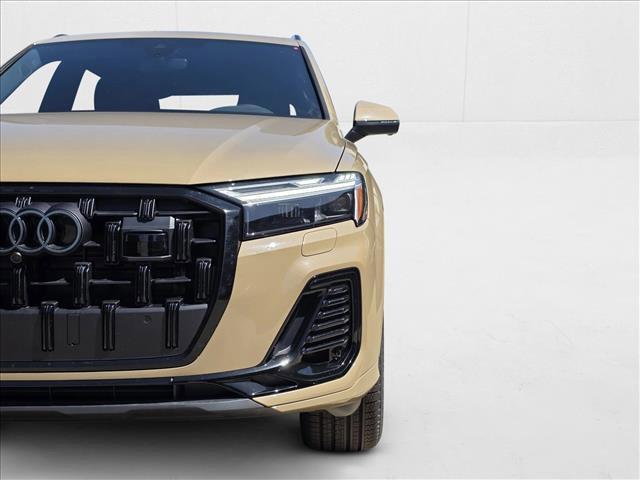 new 2025 Audi Q7 car, priced at $62,701