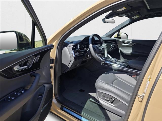 new 2025 Audi Q7 car, priced at $62,701