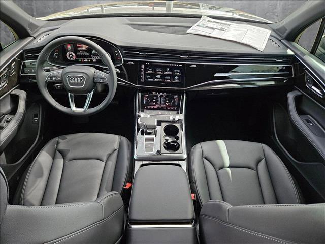 new 2025 Audi Q7 car, priced at $67,284