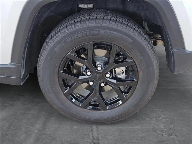 used 2024 Jeep Grand Cherokee car, priced at $34,995