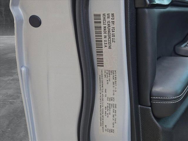 used 2024 Jeep Grand Cherokee car, priced at $34,995