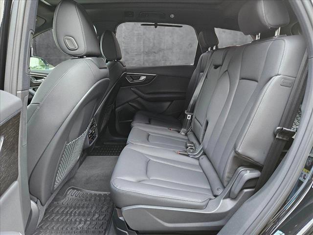 new 2025 Audi Q7 car, priced at $70,345