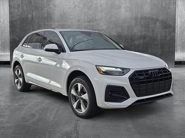 new 2025 Audi Q5 car, priced at $49,680