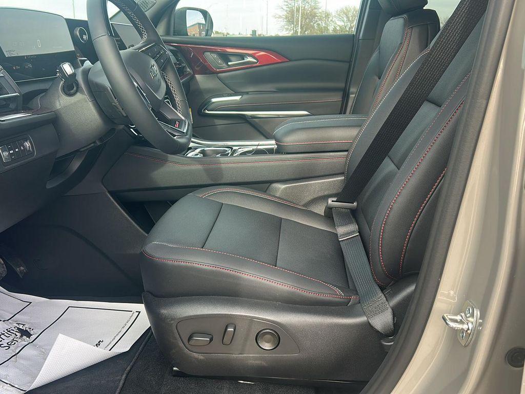 new 2026 Chevrolet Traverse car, priced at $55,955