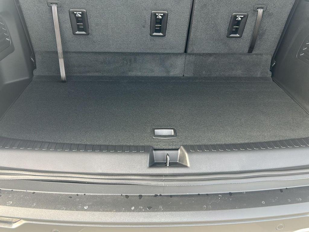 new 2026 Chevrolet Traverse car, priced at $55,955