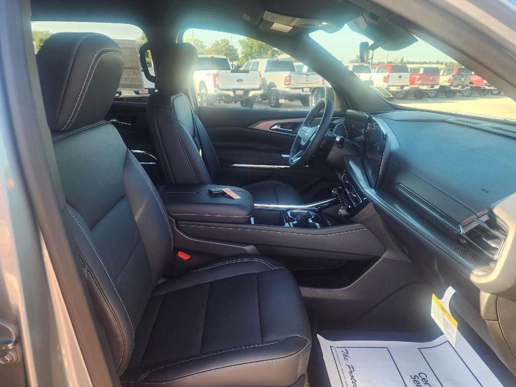 new 2026 Chevrolet Traverse car, priced at $44,515