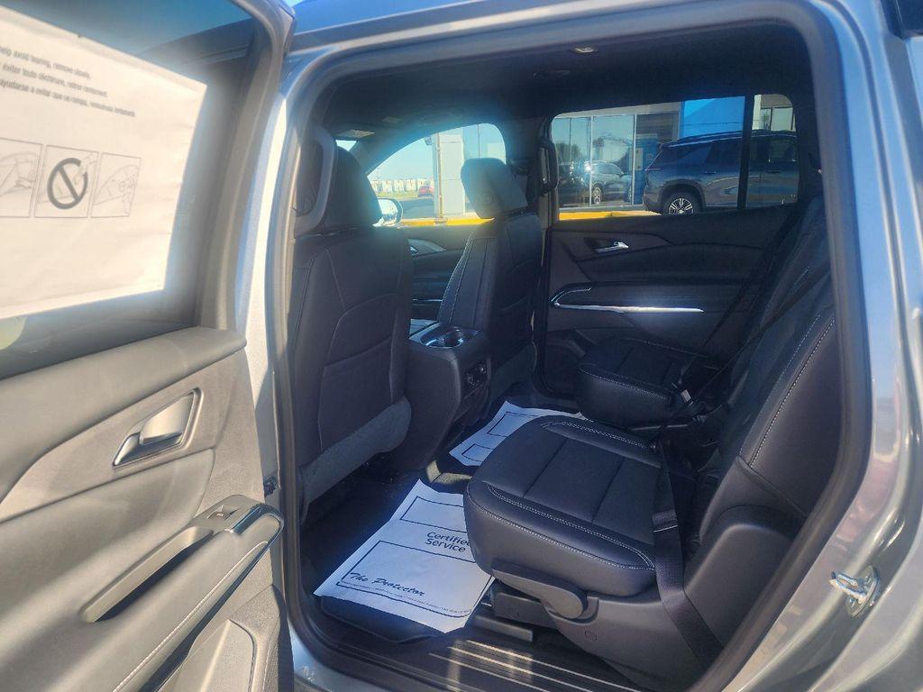 new 2026 Chevrolet Traverse car, priced at $44,515