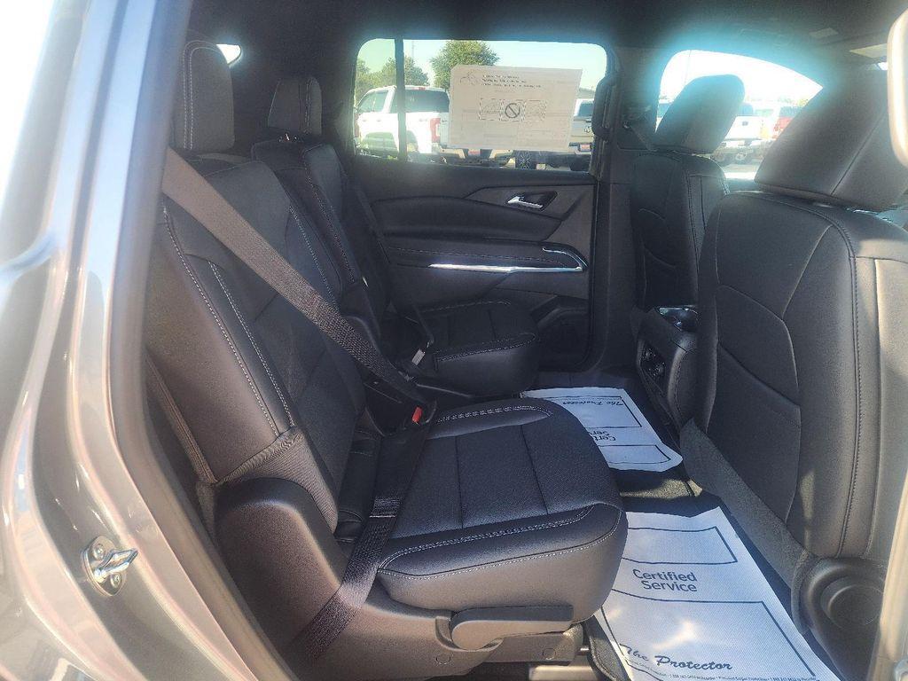 new 2026 Chevrolet Traverse car, priced at $44,515