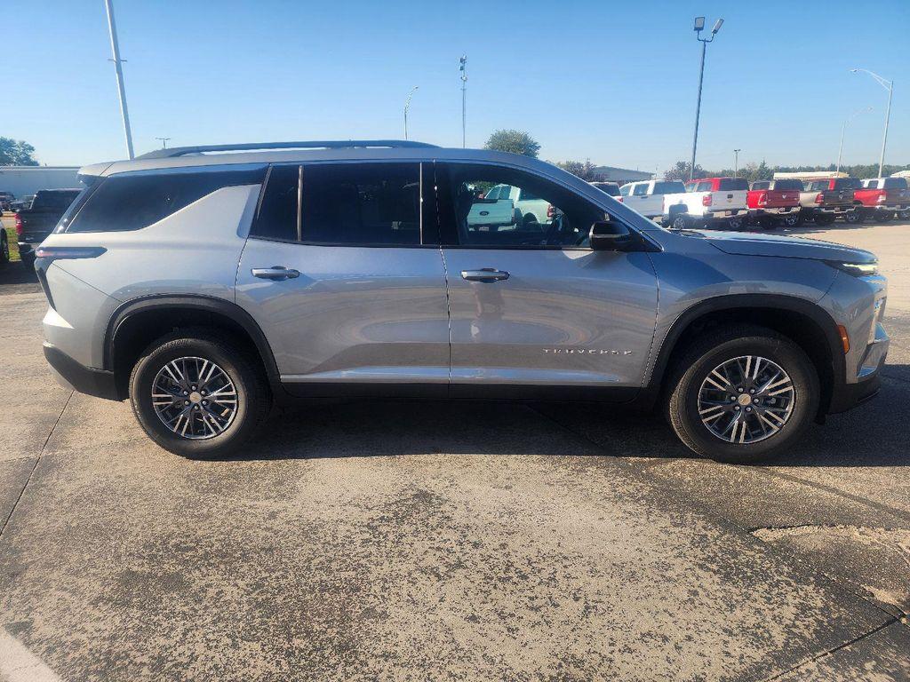 new 2026 Chevrolet Traverse car, priced at $44,515