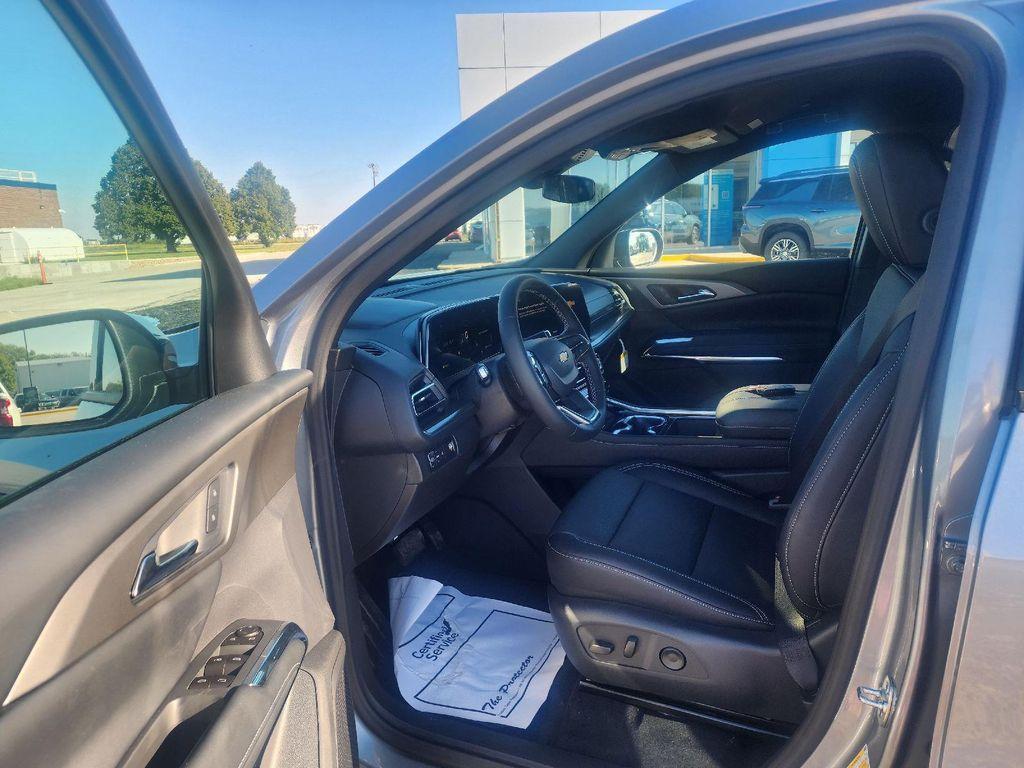 new 2026 Chevrolet Traverse car, priced at $44,515