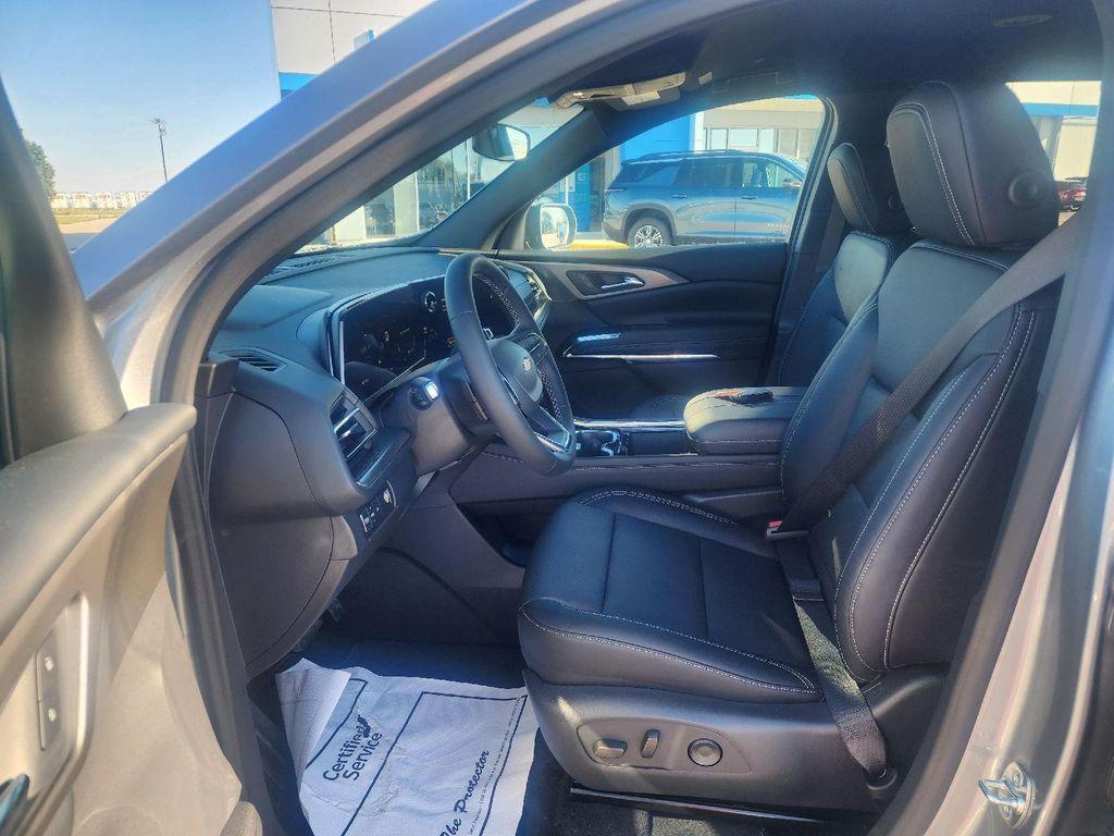 new 2026 Chevrolet Traverse car, priced at $44,515