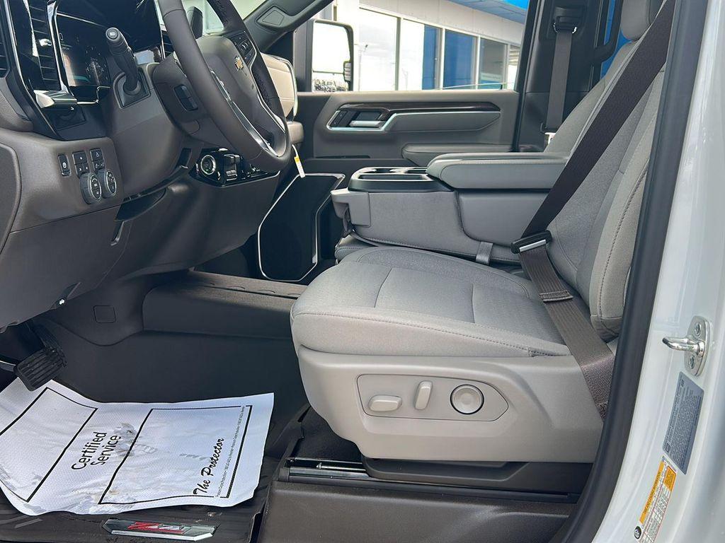 new 2026 Chevrolet Silverado 3500 car, priced at $72,915