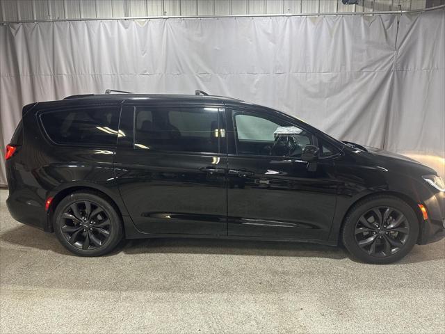 used 2018 Chrysler Pacifica car, priced at $14,995