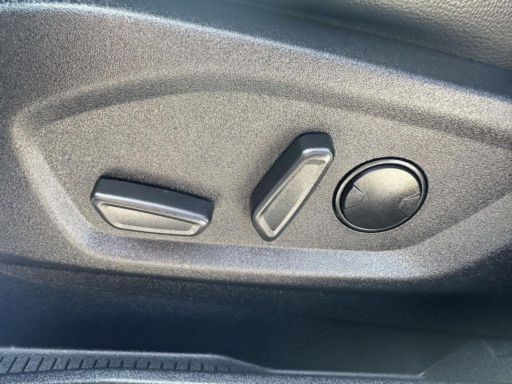 used 2024 Ford Edge car, priced at $25,995