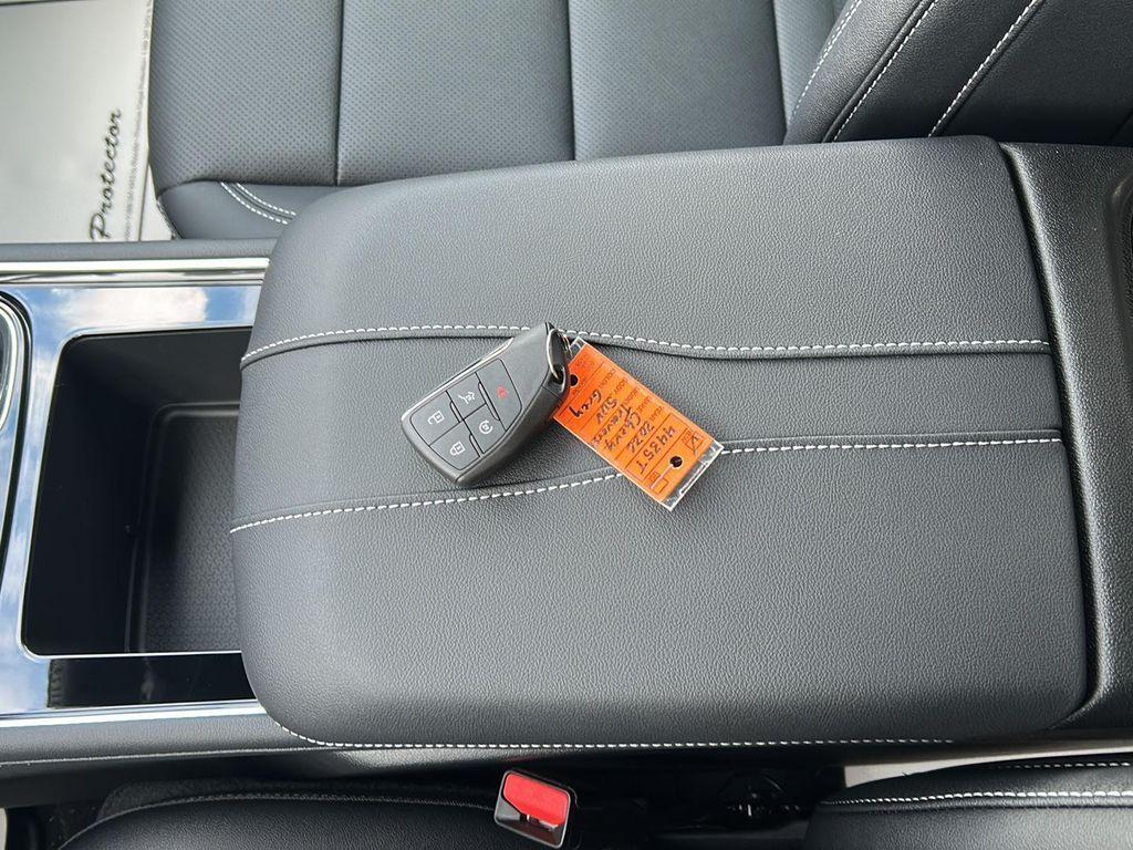 new 2026 Chevrolet Traverse car, priced at $45,980