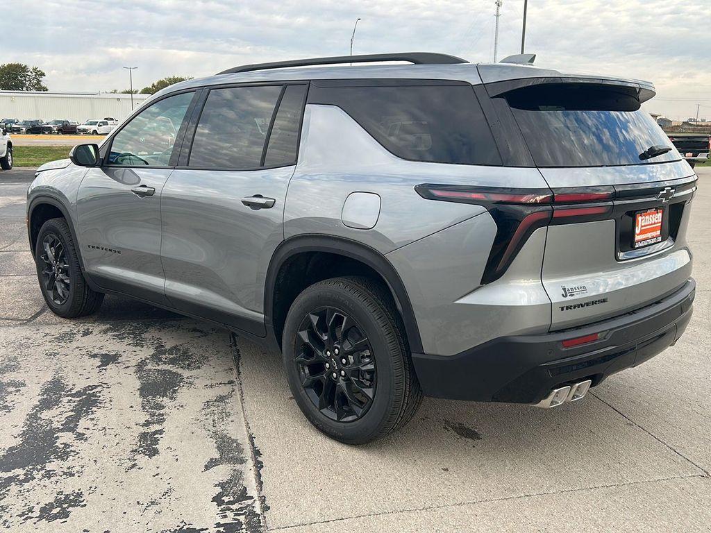 new 2026 Chevrolet Traverse car, priced at $45,980