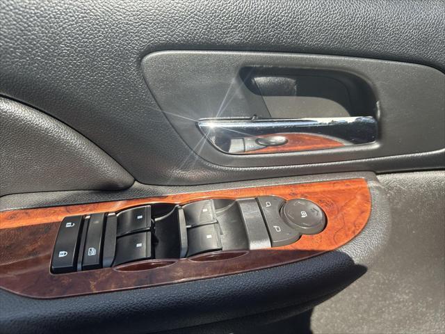 used 2009 Chevrolet Avalanche car, priced at $7,995