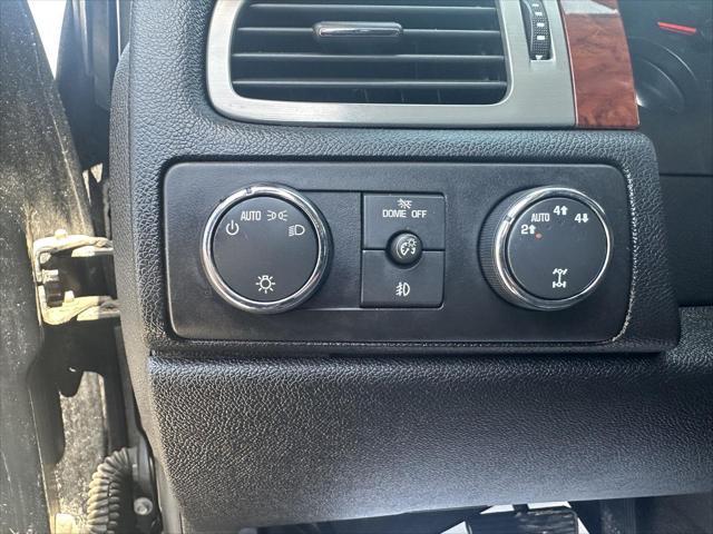 used 2009 Chevrolet Avalanche car, priced at $7,995