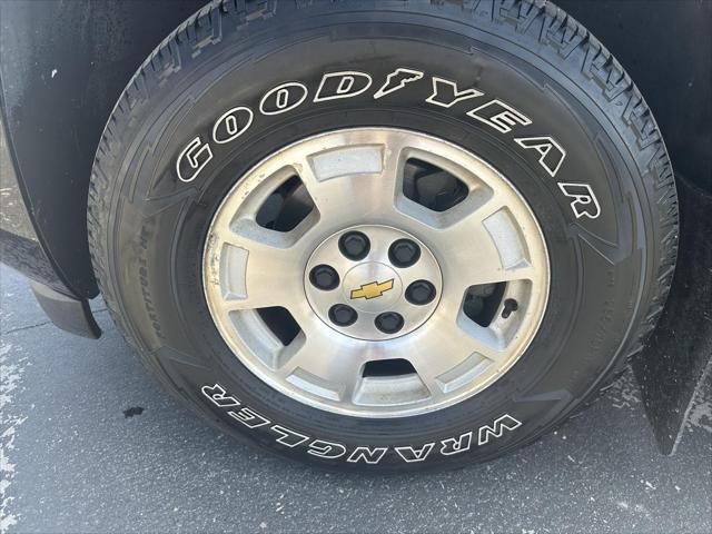 used 2009 Chevrolet Avalanche car, priced at $7,995