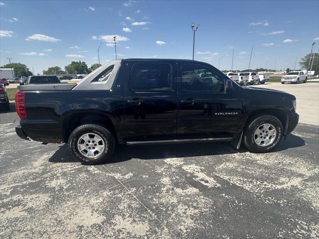 used 2009 Chevrolet Avalanche car, priced at $7,995