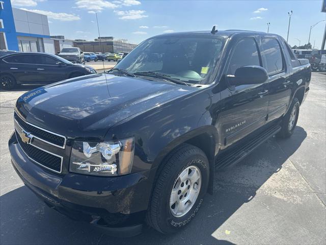 used 2009 Chevrolet Avalanche car, priced at $7,995