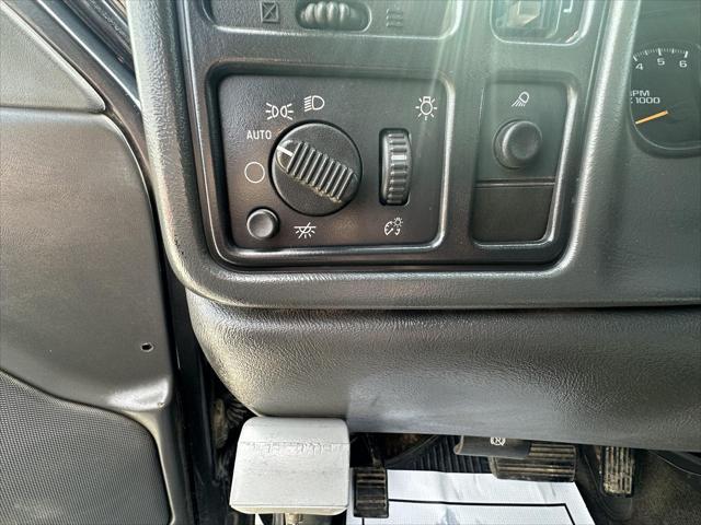 used 2005 Chevrolet Silverado 2500 car, priced at $9,995