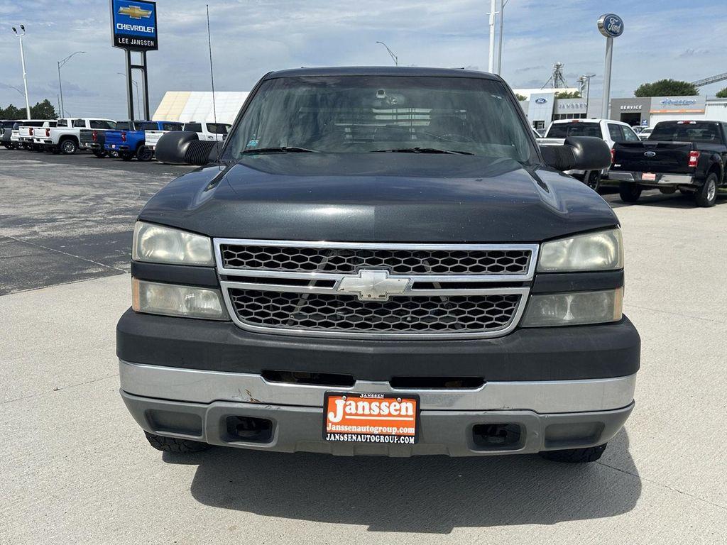 used 2005 Chevrolet Silverado 2500 car, priced at $8,995