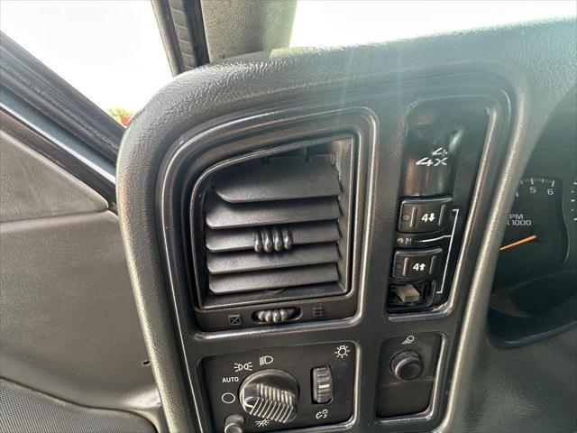 used 2005 Chevrolet Silverado 2500 car, priced at $9,995