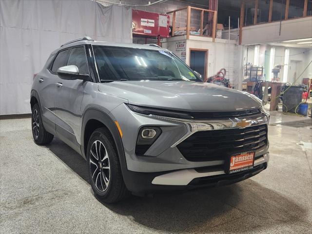 new 2025 Chevrolet TrailBlazer car, priced at $28,475