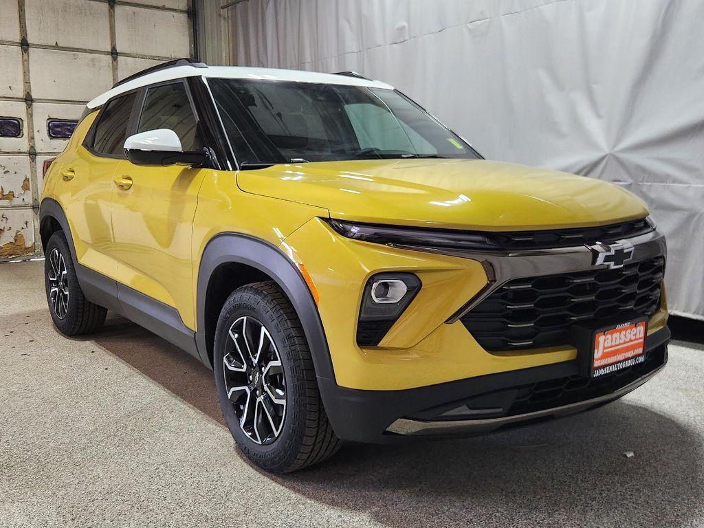 new 2025 Chevrolet TrailBlazer car, priced at $30,980